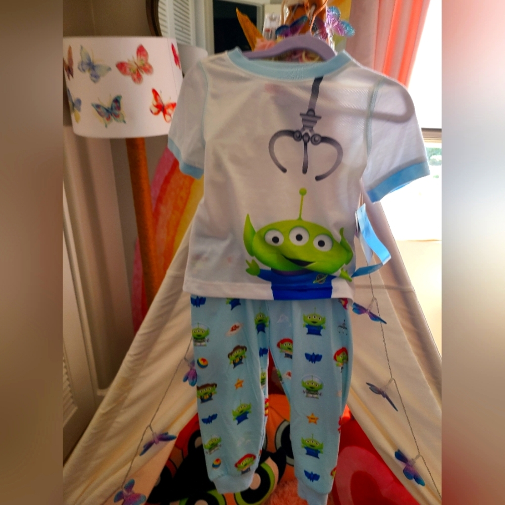 NWT Disney Toy Story Pajamas Little Green Men 4T
